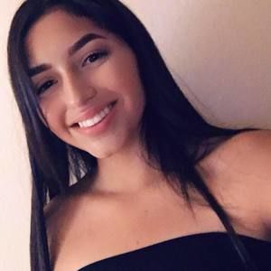 Meet your Posher, Noelia